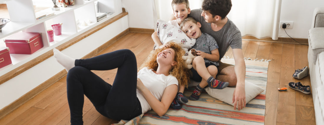 jeune couple qui accède à la propriété